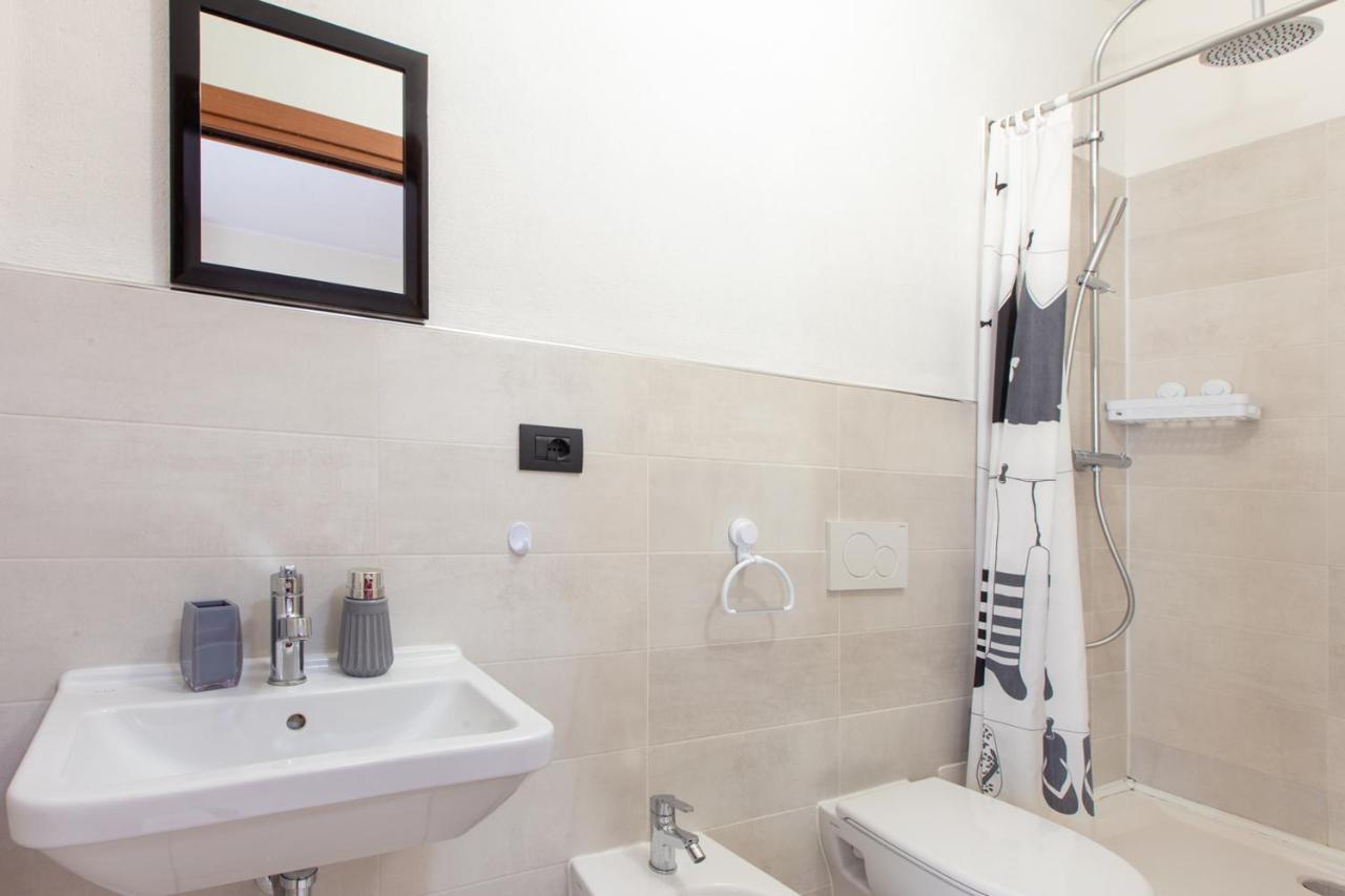 Ogliastra Apartment Rooms Cagliari Bagian luar foto