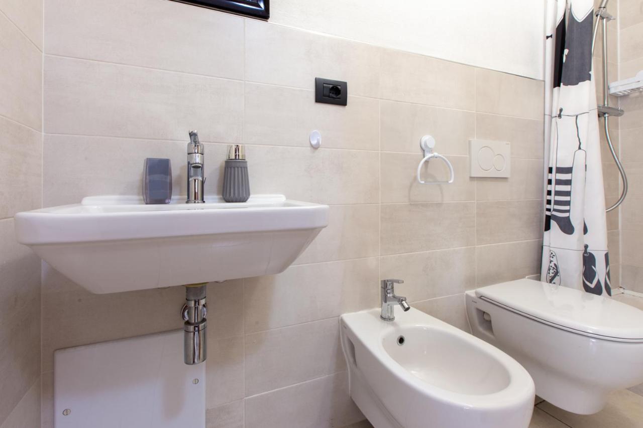 Ogliastra Apartment Rooms Cagliari Bagian luar foto