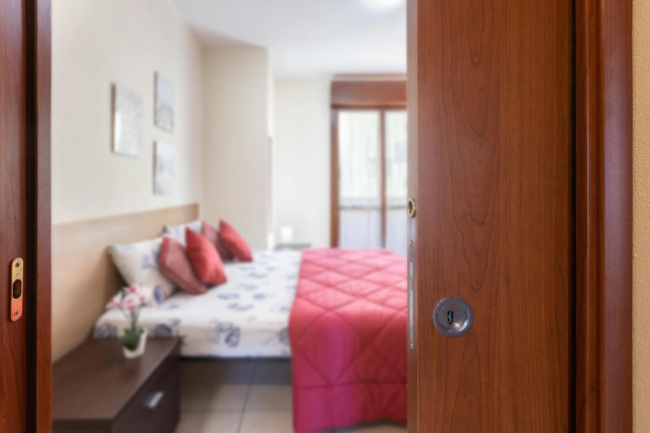 Ogliastra Apartment Rooms Cagliari Bagian luar foto